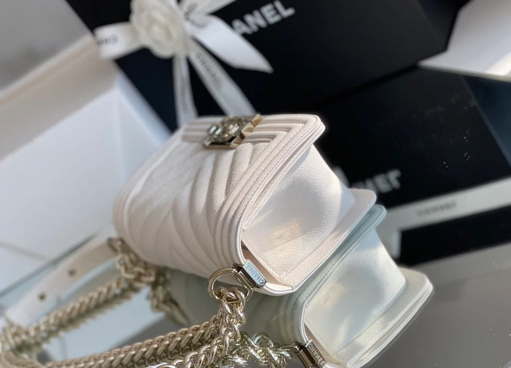 White Mini Flapbag E1210
