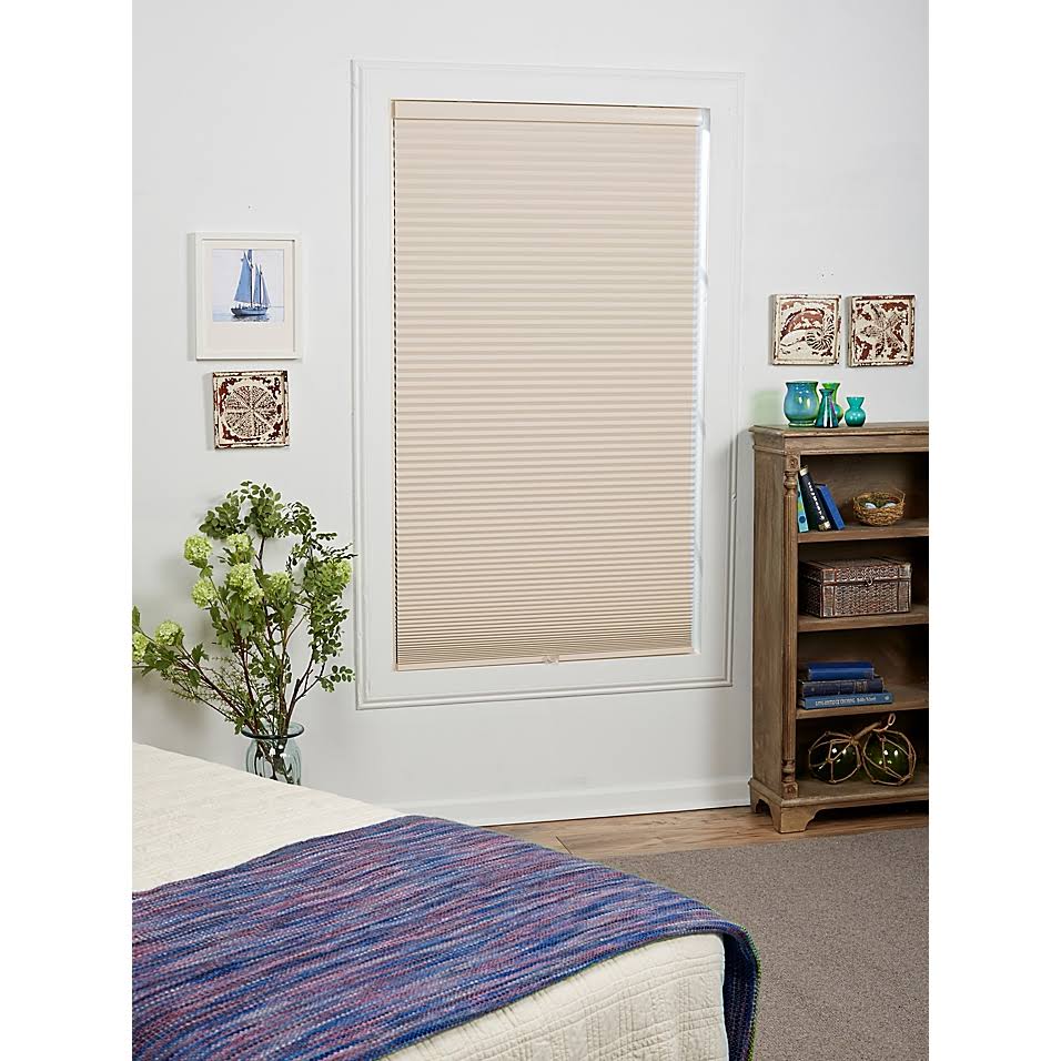 Cordless Cellular Shade in Alabaster O466