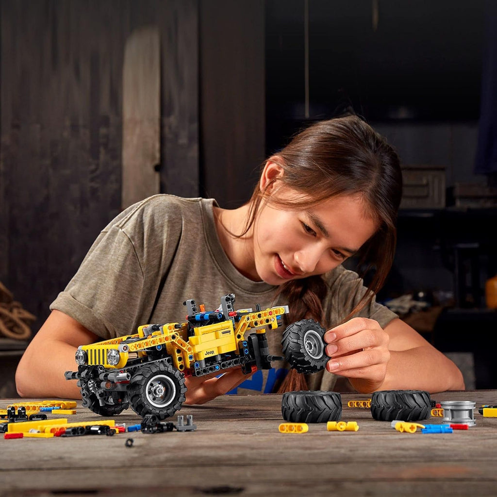 LEGO Technic Jeep Wrangler 4x4 Toy Car 42122 Model Building Kit K665914