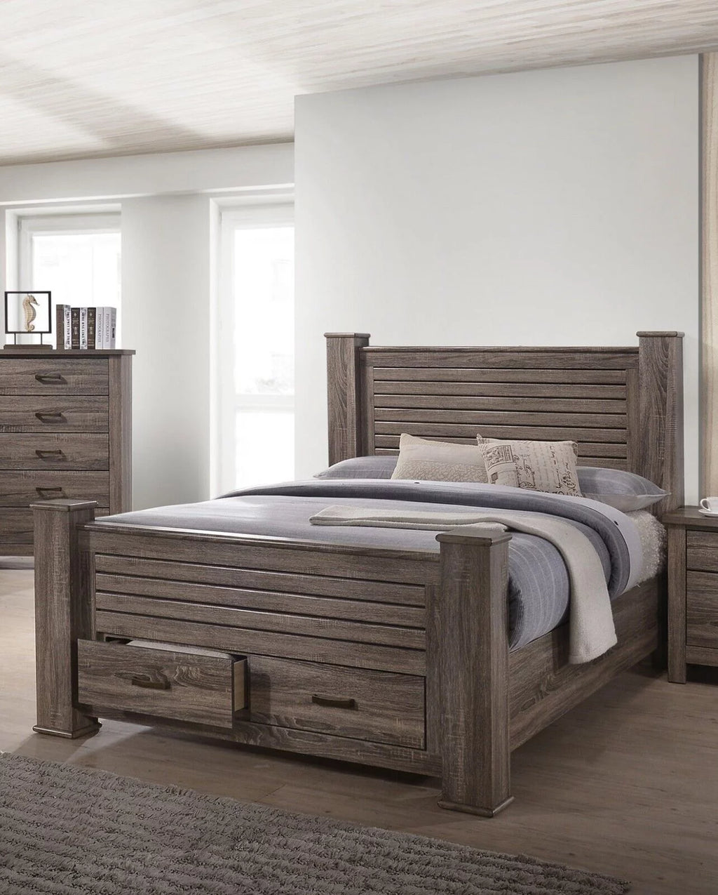 Queen Size Wood Bed with Storage Drawers N910512