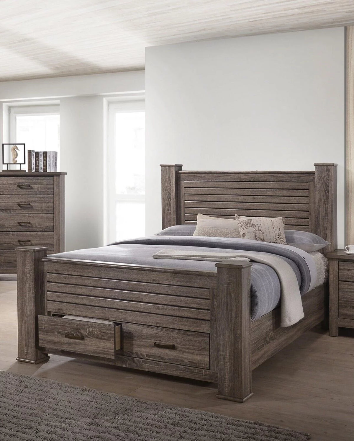 Queen Size Wood Bed with Storage Drawers N910512