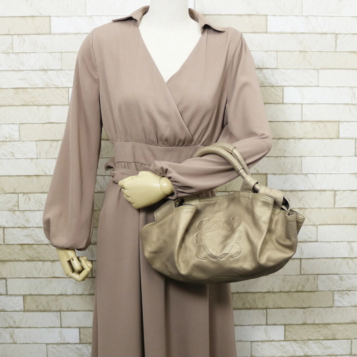 Pre-Owned Nappa Aire Handbag J72019