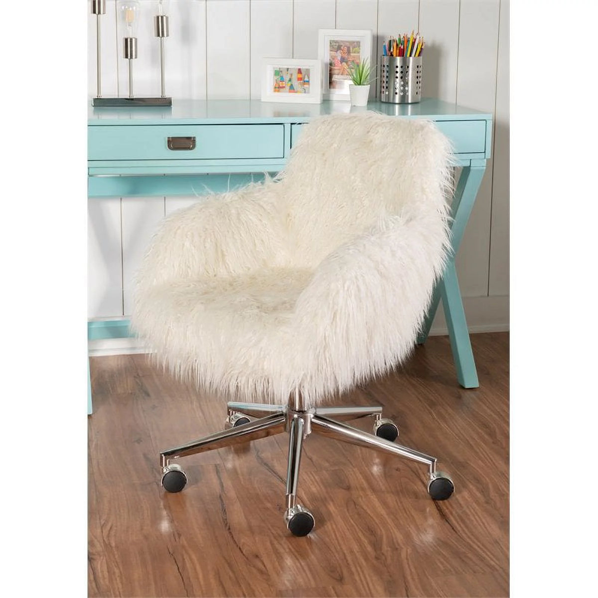 White Faux Fur Upholstered Office Chair P5508
