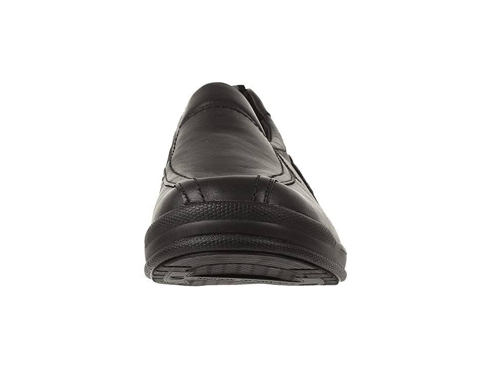 Black 11 Wide Cruise Shoes U7470