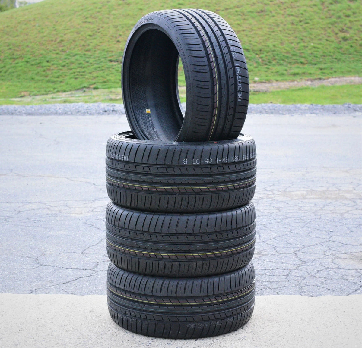 235/40ZR19 96Y XL High Performance Tire E5769