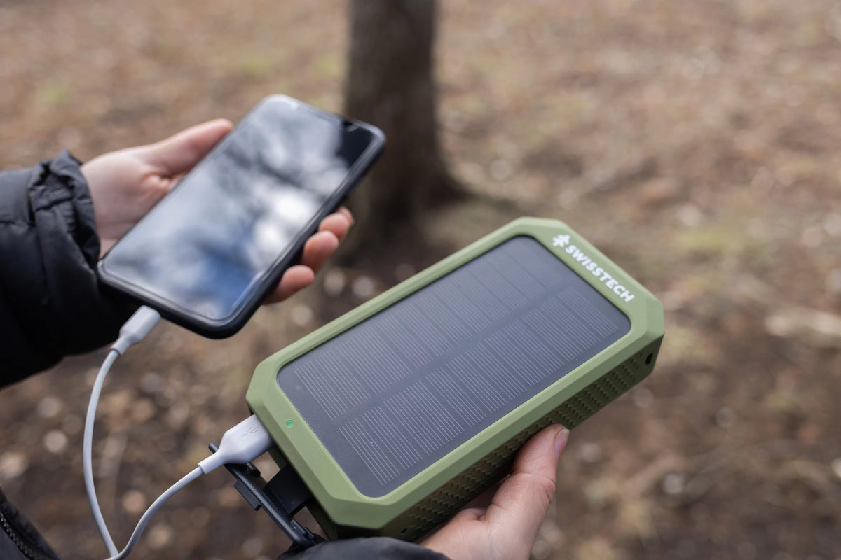 20000 mAh Wireless Power Bank with Flashlight and Charging Pad U947